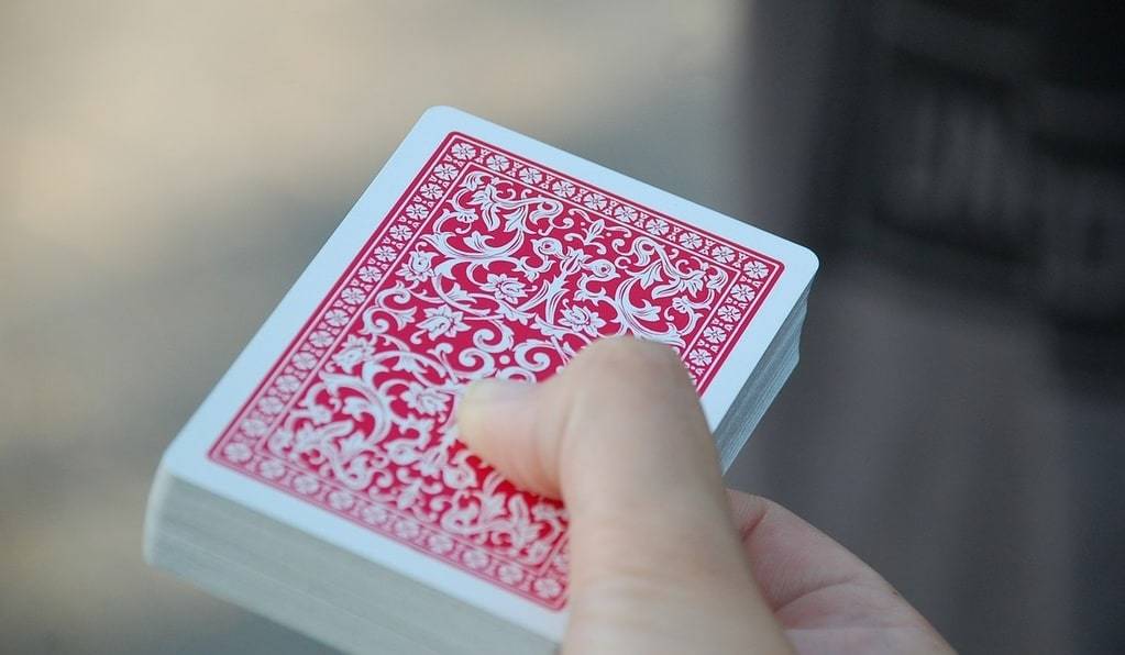 Comment télécharger un jeu de Belote ?
