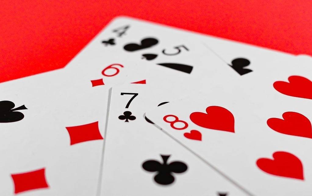 Quel est l'ordre des cartes à la Belote ?