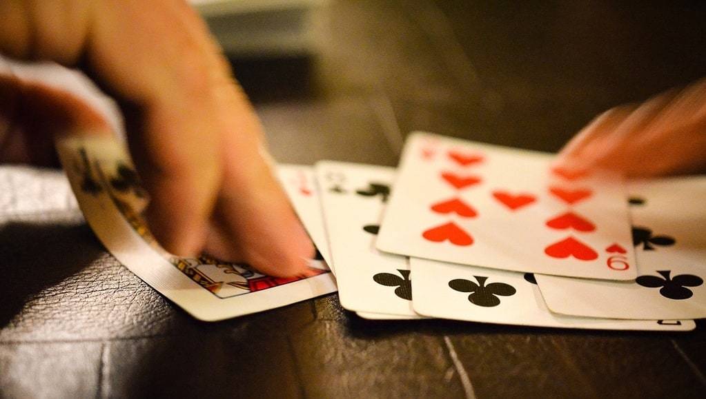 Quel est l'ordre des cartes à la Belote ?